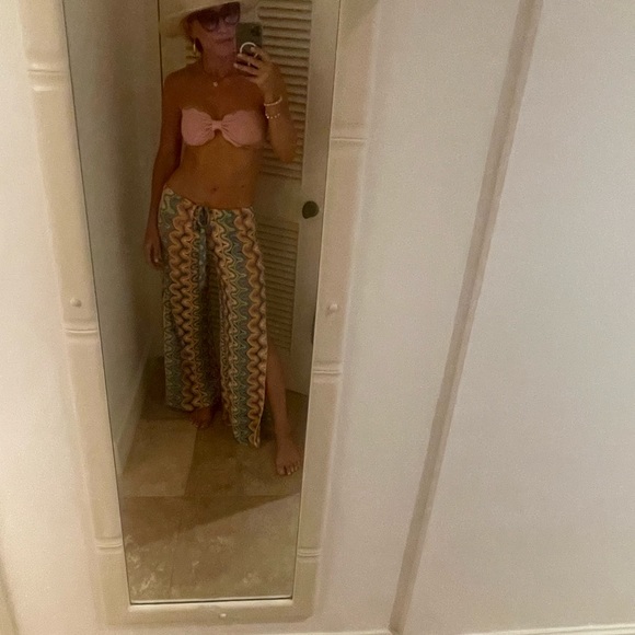 MARYSIA SCALLOPPED STRAPLESS BIKINI SET SIZE MEDIUM LIGHT PINK - Picture 6 of 6